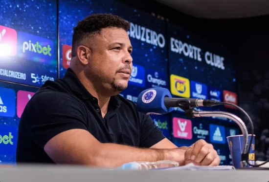 Ronaldo vai a caravana do Cruzeiro pela 1ª vez para celebrar 'nova fase' do clube