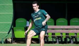 Sidimar volta antes do previsto e se coloca à disposição no Goiás