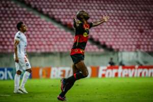 Sport 5 x 1 Operário-PR - Leão vence com três de Love, mas acesso é improvável