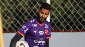 Série B: Goleiro Tony não renova com o Vila Nova e fica próximo do Guarani