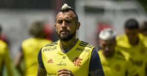 Vidal deixa o Flamengo e acerta com o Athletico-PR