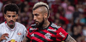 Vidal tem alta e Varela desfalca o Flamengo na Libertadores