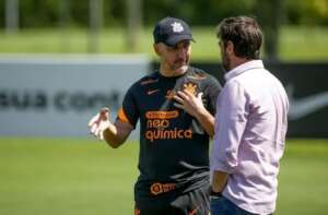 Presidente do Corinthians despista sobre Vitor Pereira e contratações