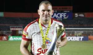 Potiguar: Tanque fica! América acerta a renovação de Wallace Pernambuco