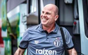 Após título da Copa Paulista, XV de Piracicaba renova com técnico Cléber Gaúcho