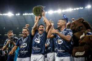 Cruzeiro 3 x 2 CSA - No jogo da taça, Cruzeiro vence de virada no fim e rebaixa o CSA à Série C