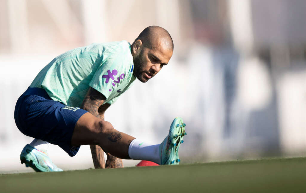 Sem indicar equipe da estreia, seleção brasileira faz primeiro treino no Catar