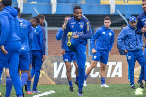 Interino fala sobre momento delicado do Avaí, que não terá Bissoli contra o Santos