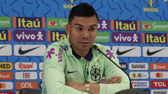 Casemiro lamentou as críticas ao atacante Neymar