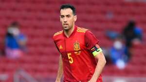 Busquets indica despedida em Copas e sonha em ser o único bicampeão com a Espanha