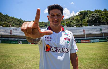 Cano renova com o Fluminense.