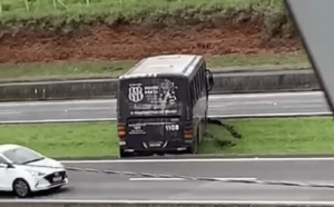 Série B: Ponte mira Hereda, do Náutico; ônibus atola ao fugir de bloqueio na Anhanguera