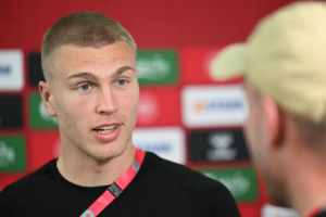 Lateral e diretor da Dinamarca criticam proibição de cerveja na Copa: 