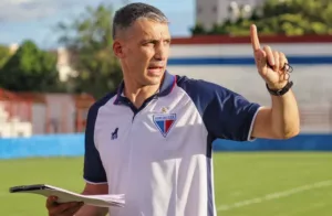 Vovojda mantém o mistério, mas pode ir para o Corinthians