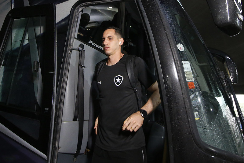 Gatito faz cirurgia e deve voltar logo ao Botafogo