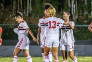 Em jogo tumultuado, Tricolor goleia pelo Paulista Feminino Sub-17 - SPFC