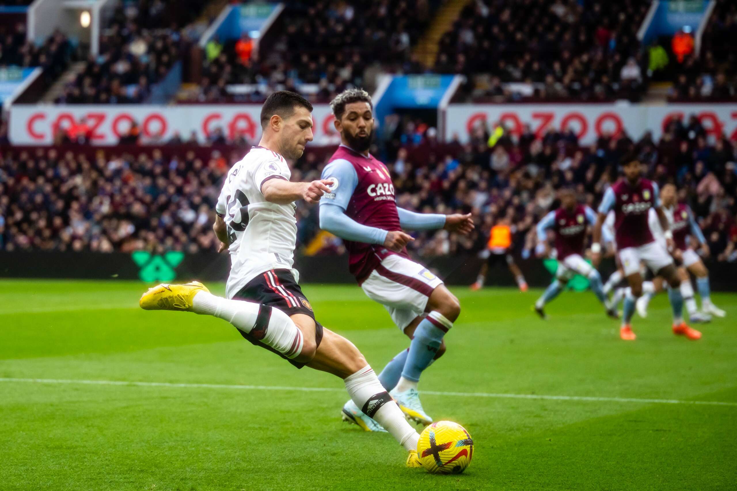 INGLÊS: Aston Villa vence United em estreia de Emery; Bruno Guimarães faz gol