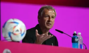 Klinsmann minimiza polêmica com Irã e promete ligar para Carlos Queiroz