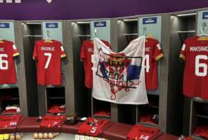 Fifa abre investigação sobre foto da seleção sérvia com provocação ao Kosovo