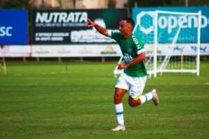 Paulistão: Guarani acerta com volante da Chapecoense