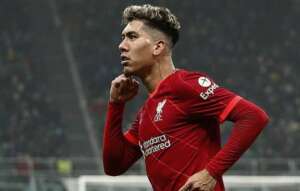 Inglês: Fora do Catar, Firmino sai de campo aplaudido de pé pela torcida do Liverpool