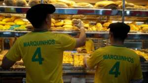 Padaria do coração de Marquinhos se veste com a camisa 4 em homenagem ao zagueiro