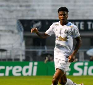 Ponte Preta libera volante Moisés Ribeiro após apenas 15 jogos