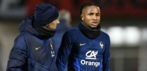 Fora da Copa, Nkunku tem diagnosticada ruptura dos ligamentos do joelho