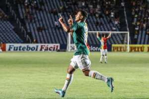 Sampaio Corrêa tenta manter base do time destaque na Série B e renova com mais um