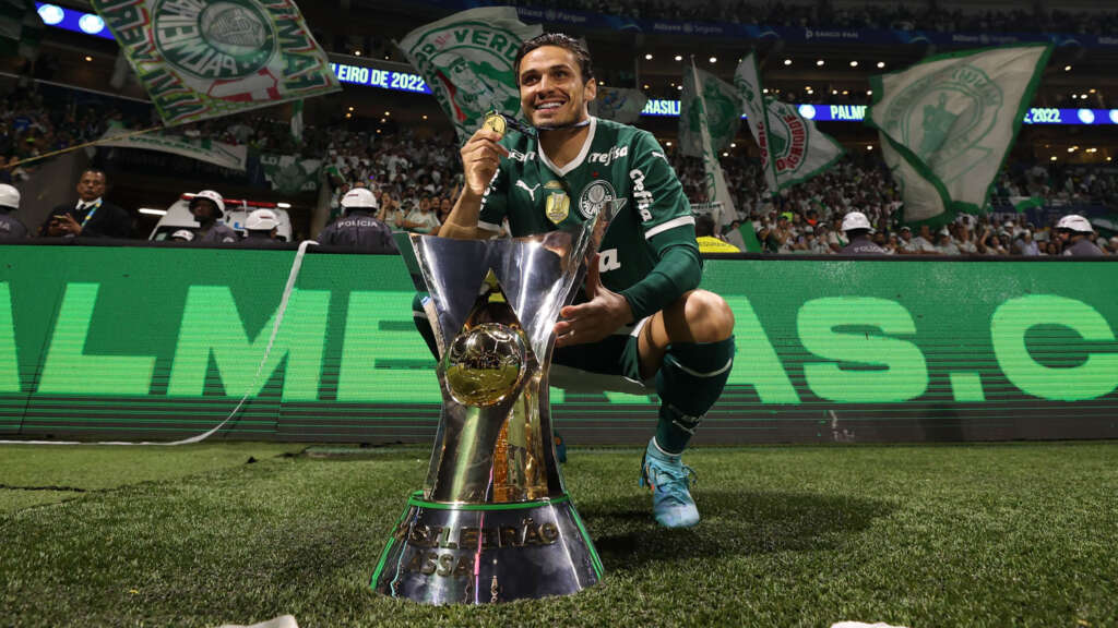 Palmeiras renova com Marcelo Lomba e amplia contratos de Raphael Veiga e Luan