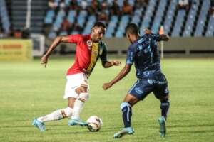 Sampaio Corrêa 2 x 1 Londrina - Com dois de Catatau, Bolívia Querida vence de virada