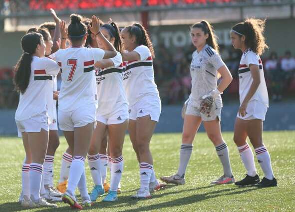 São Paulo empata com a Ferroviária e ergue taça do Campeonato Paulista  Feminino Sub-17 - Lance!