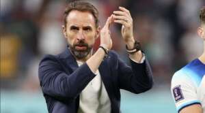 Southgate reclama de Raphael Claus e critica defesa da Inglaterra