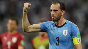 Godín rebate críticas e exalta tradição celeste: 'Uruguai entra para vencer'