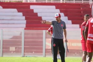 Copa Verde: Allan Aal, técnico do Vila Nova, elogia desempenho do goleiro Tony