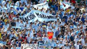 'Hermanos' driblam crise e invadem o Catar atrás da Argentina e de Messi