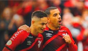 Athletico-PR 3 x 2 Goiás - Vitória suada para 