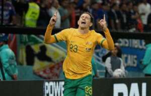 Australianos lamentam erros na goleada sofrida diante da França e bola na trave