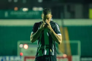 Catarinense: Figueirense envia proposta de compra ao Juventude por Bassani