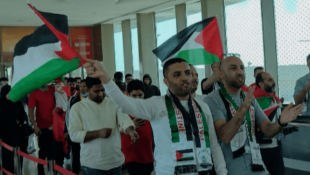Palestinos tomam Doha em busca de festas e campanhas de autonomia