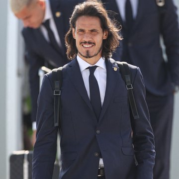 cavani treina e tranquiliza uruguaios