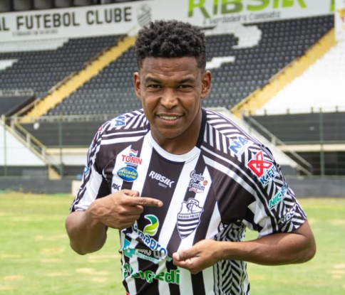 Paulista A2: Comercial anuncia contratação de meia ex-Corinthians