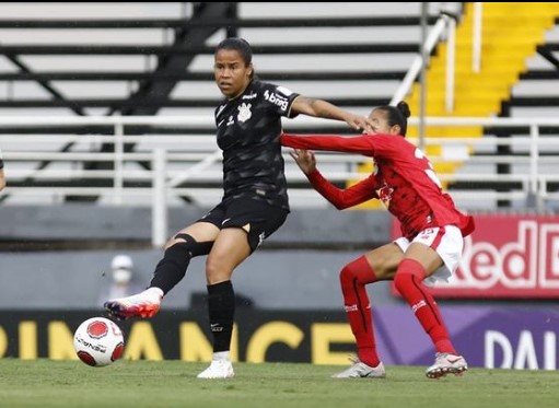 PAULISTÃO FEMININO: Corinthians vence e segue vivo em busca da semifinal