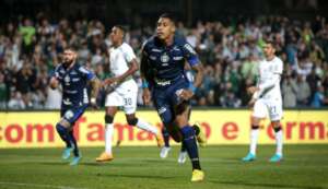 Coritiba 2 x 2 Corinthians - Com um a menos, Timão empata e não briga mais pelo vice