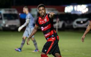 Baiano: Vitória renova com Marco Antônio e Dionísio até 2024