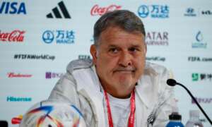 Tata despista sobre saída e promete: 'Precisamos dar resposta ao povo mexicano'