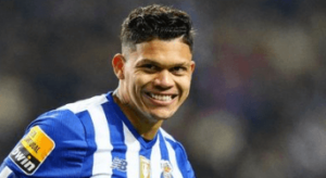 PORTUGUÊS: Porto goleia o lanterna e assume a vice-liderança