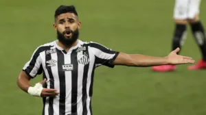 Fortaleza tenta entrar em acordo com Santos para ter Felipe Jonatan