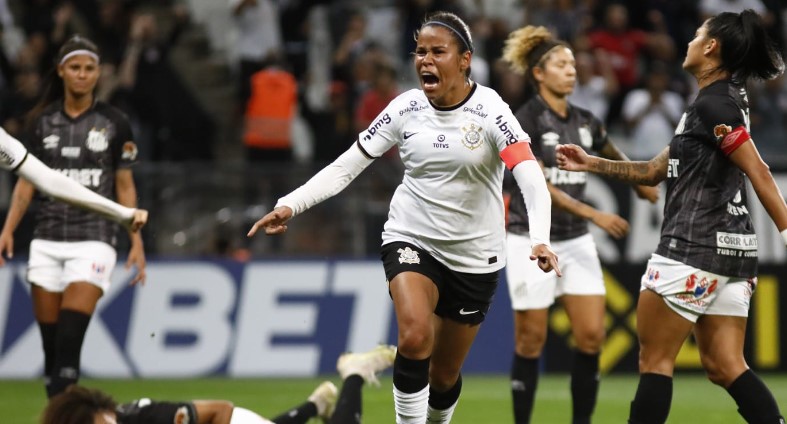 Corinthians bate Santos e vai à final do Brasileiro feminino