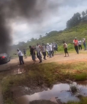 Organizada do Atlético-MG fura bloqueio nas estradas a caminho de São Paulo